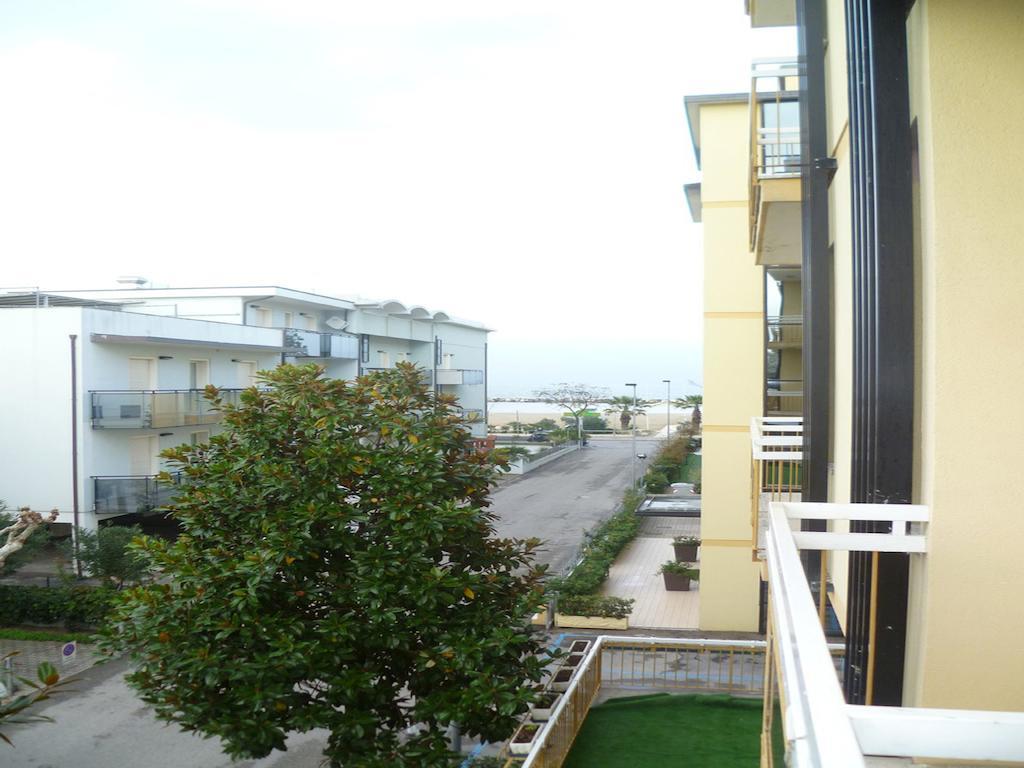 Hotel Glenn Rimini Exteriör bild