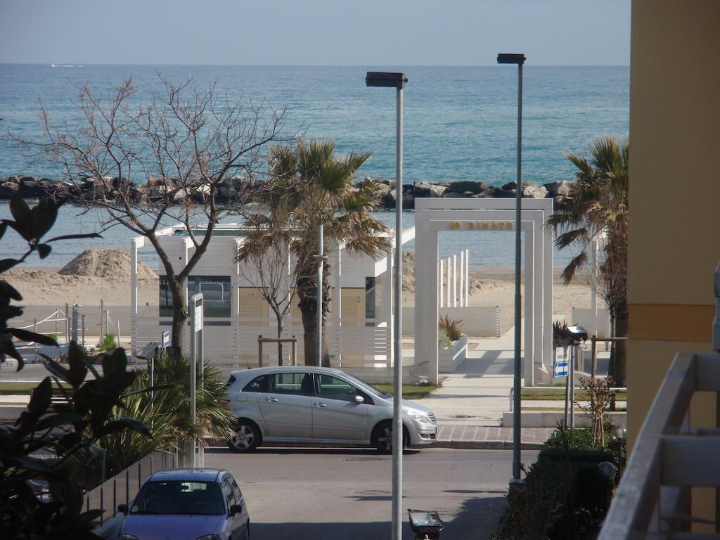 Hotel Glenn Rimini Exteriör bild